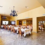 Hotel Senator 4*