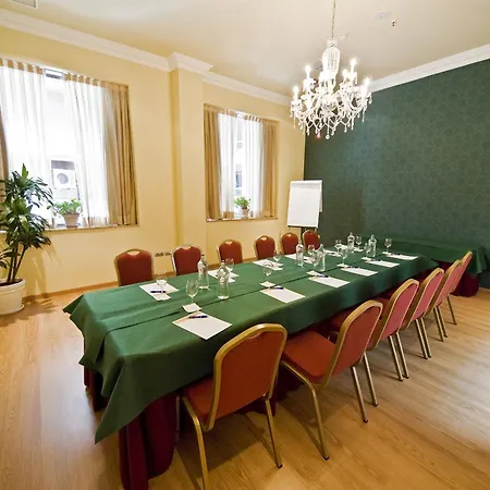 Hotel Senator 4*